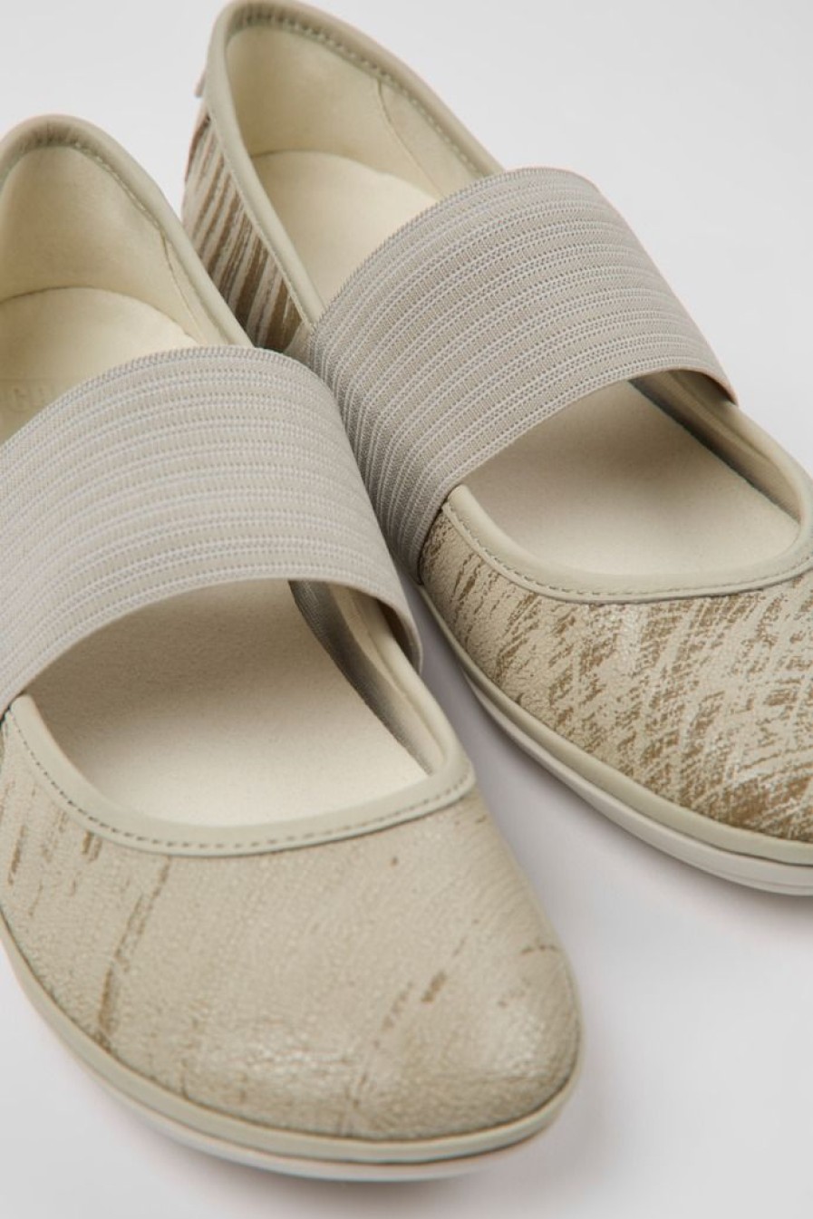 Camper Ballerina Da Donna In Nabuk Grigio Chiaro | Sandali