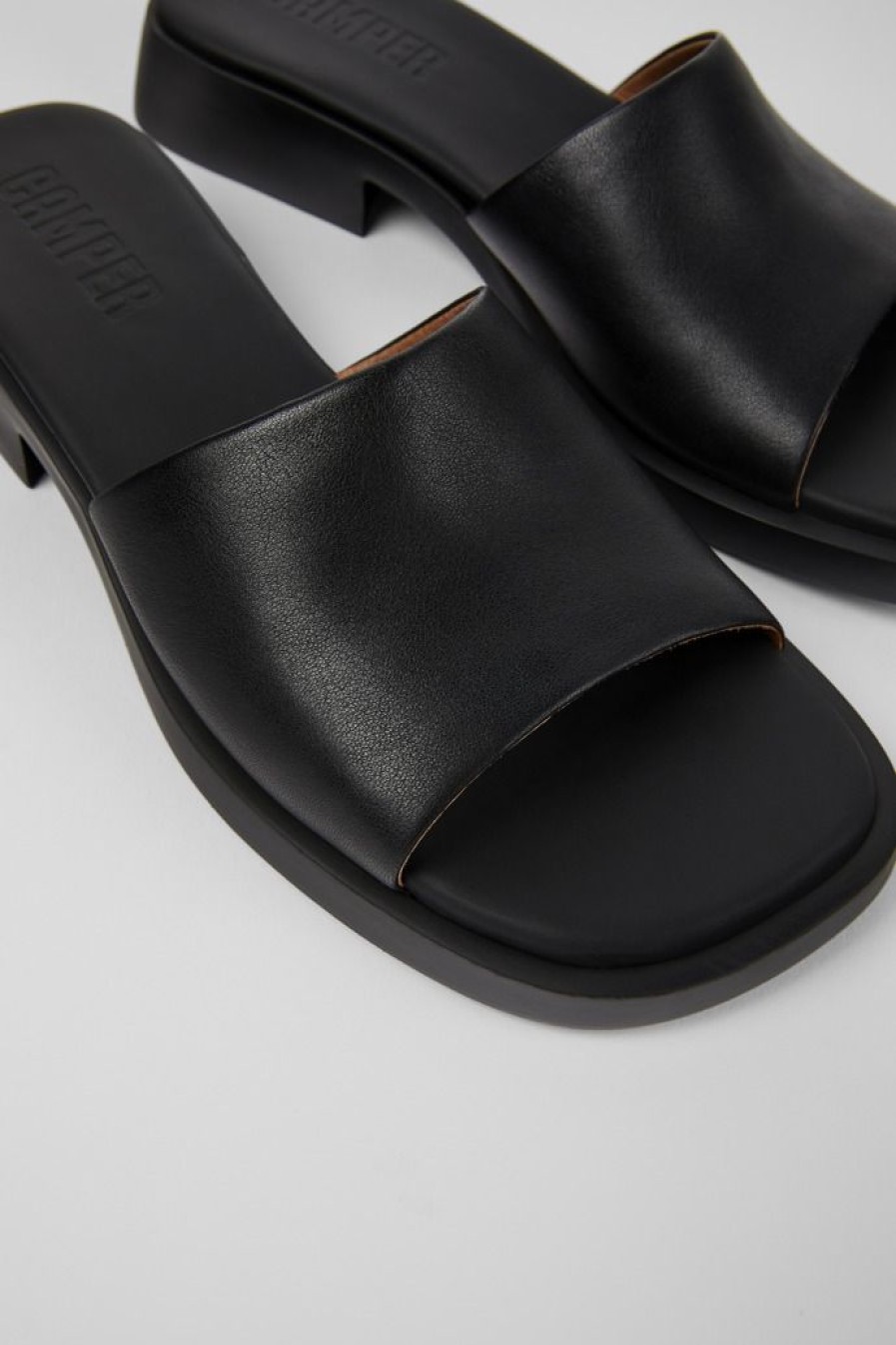 Camper Ciabatta Da Donna In Pelle Nera | Sandali