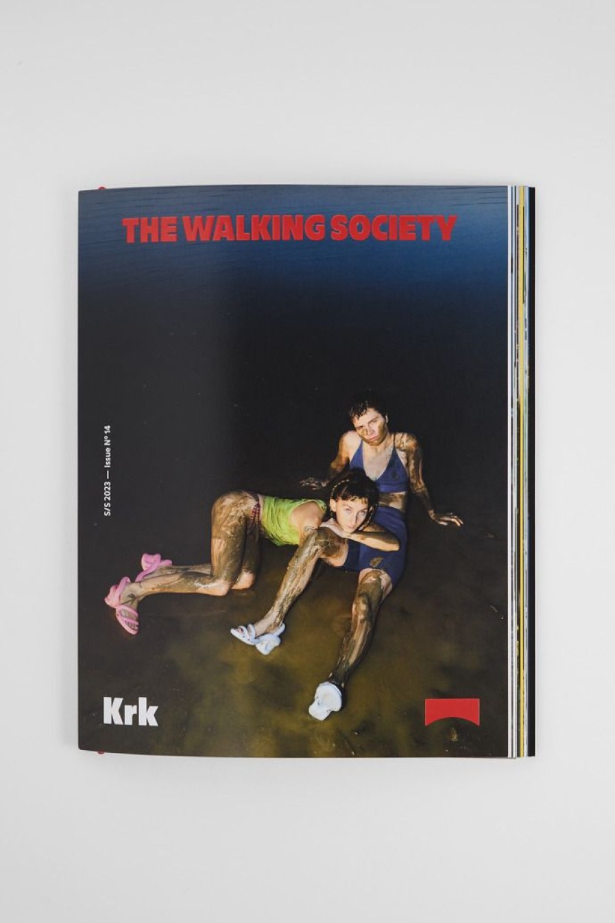 Camper Rivista The Walking Society | Camper Souvenirs